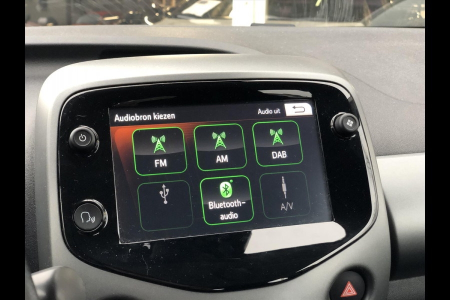 Toyota Aygo 1.0 VVT-i 72pk 5D x-joy | Apple CarPlay/Android Auto, Lichtmetalen velgen, Parkeersensoren, Safety Sense, Camera