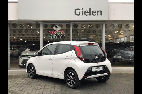 Toyota Aygo 1.0 VVT-i 72pk 5D x-joy | Apple CarPlay/Android Auto, Lichtmetalen velgen, Parkeersensoren, Safety Sense, Camera