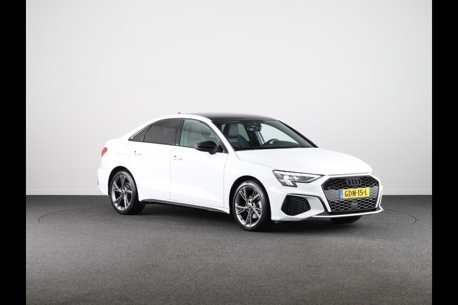 Audi A3 Limousine 30 TFSI S edition 110 pk S-tronic | Verlengde garantie | Navigatie | Parkeersensoren achter | Adaptieve cruise control | LED koplampen | S-Line |