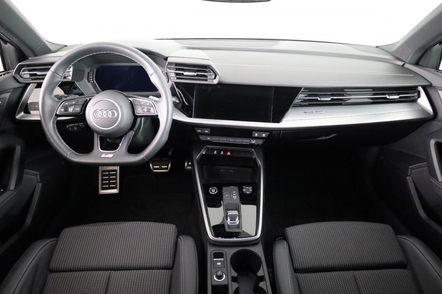 Audi A3 Limousine 30 TFSI S edition 110 pk S-tronic | Verlengde garantie | Navigatie | Parkeersensoren achter | Adaptieve cruise control | LED koplampen | S-Line |