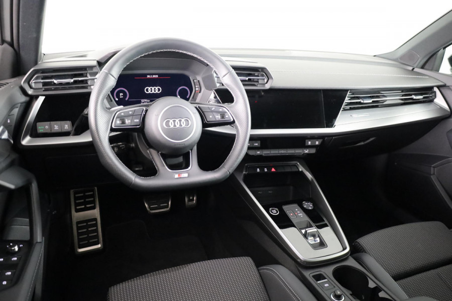 Audi A3 Limousine 30 TFSI S edition 110 pk S-tronic | Verlengde garantie | Navigatie | Parkeersensoren achter | Adaptieve cruise control | LED koplampen | S-Line |