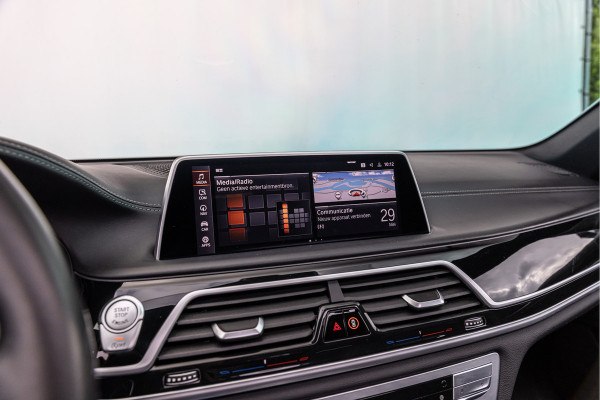 BMW 7 Serie M-750d xDrive High Executive M-pakket 20'' Bowers&Wilkins Pano