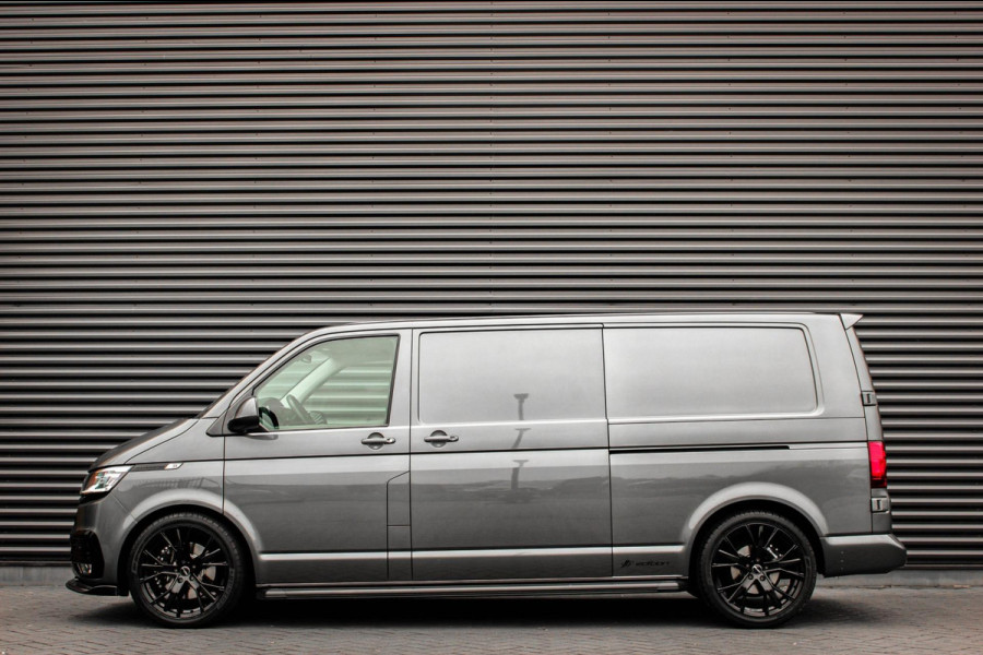 Volkswagen Transporter 2.0 TDI L2H1 204PK FULL BLACK / JB- EDITION / LEDEREN BEKLEDING / VERLAGINGSVEREN / APPLE CARPLAY / SPOILER