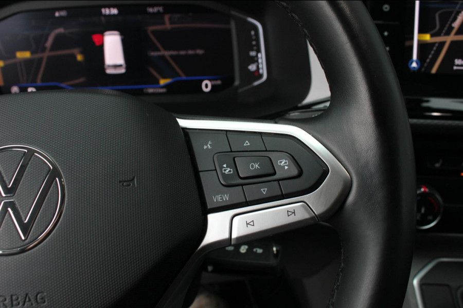 Volkswagen Transporter 2.0 TDI L2H1 204PK FULL BLACK / JB- EDITION / LEDEREN BEKLEDING / VERLAGINGSVEREN / APPLE CARPLAY / SPOILER