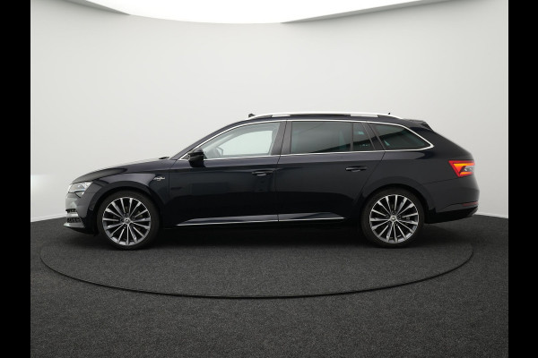 Škoda Superb Combi 1.4 TSI iV Laurin & Klement Plug in Hybrid PHEV | Panodak | Trekhaak af Fabriek | Lederen Sportstoelen Memory & Ventilatie | Adaptive Cruise | Crystal LED | Virtual | Apple Carplay | Navigatie | 360 Camera |