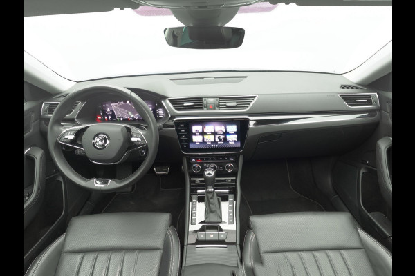 Škoda Superb Combi 1.4 TSI iV Laurin & Klement Plug in Hybrid PHEV | Panodak | Trekhaak af Fabriek | Lederen Sportstoelen Memory & Ventilatie | Adaptive Cruise | Crystal LED | Virtual | Apple Carplay | Navigatie | 360 Camera |