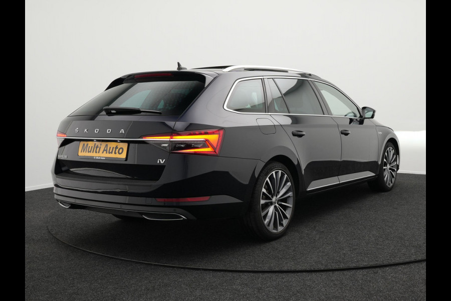 Škoda Superb Combi 1.4 TSI iV Laurin & Klement Plug in Hybrid PHEV | Panodak | Trekhaak af Fabriek | Lederen Sportstoelen Memory & Ventilatie | Adaptive Cruise | Crystal LED | Virtual | Apple Carplay | Navigatie | 360 Camera |