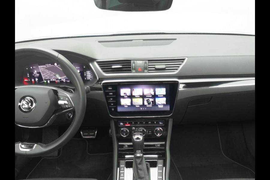 Škoda Superb Combi 1.4 TSI iV Laurin & Klement Plug in Hybrid PHEV | Panodak | Trekhaak af Fabriek | Lederen Sportstoelen Memory & Ventilatie | Adaptive Cruise | Crystal LED | Virtual | Apple Carplay | Navigatie | 360 Camera |