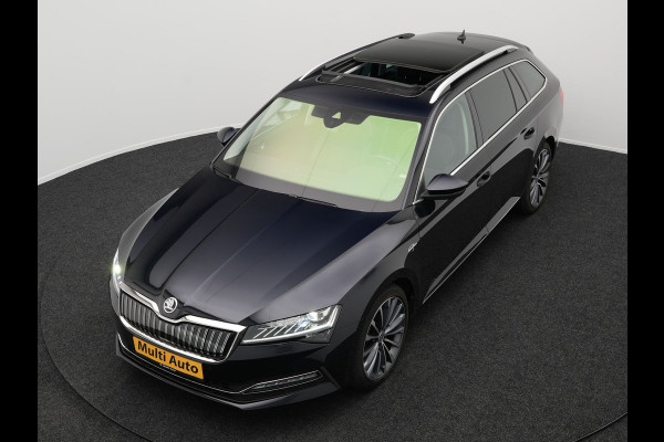 Škoda Superb Combi 1.4 TSI iV Laurin & Klement Plug in Hybrid PHEV | Panodak | Trekhaak af Fabriek | Lederen Sportstoelen Memory & Ventilatie | Adaptive Cruise | Crystal LED | Virtual | Apple Carplay | Navigatie | 360 Camera |