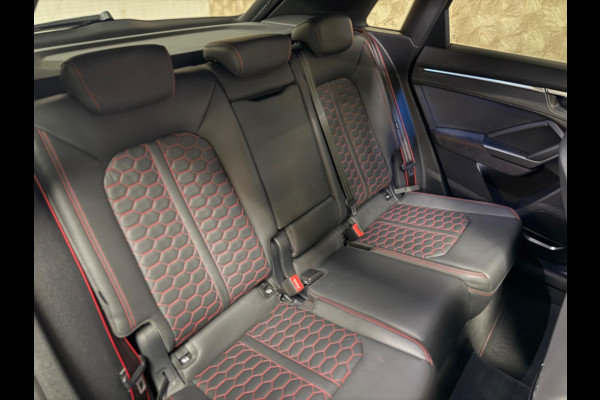 Audi RS Q3 TFSI | Pano | Schaalstoelen | B&O | Keyless | Camera | Carbon | DAB