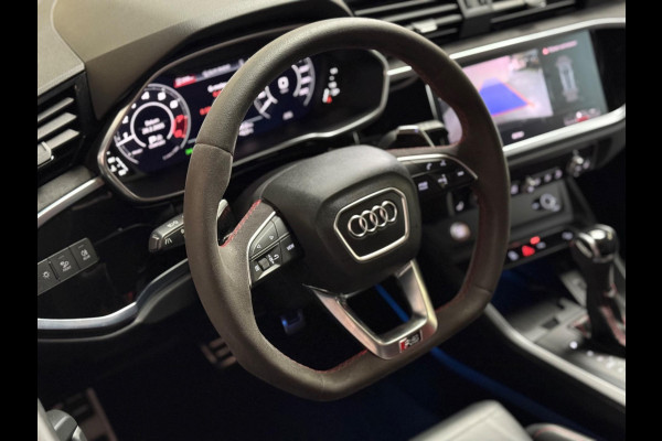 Audi RS Q3 TFSI | Pano | Schaalstoelen | B&O | Keyless | Camera | Carbon | DAB