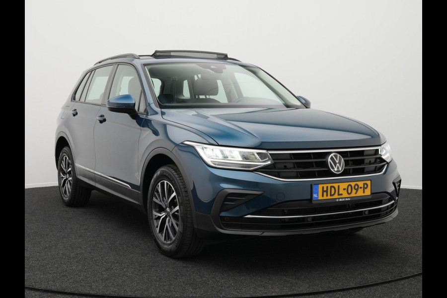 Volkswagen Tiguan 1.4 TSI Life 245pk Plug In Hybrid PHEV | Panorama Dak | Adaptive Cruise | Navigatie | Sportstoelen + Massage | Spraakbediening |