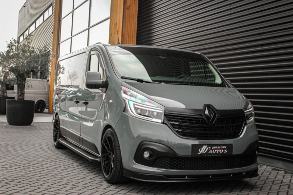 Renault Trafic 2.0 dCi 190PK T29 L2H1 Work Edition FULL BLACK / SIDE-BARS / TREKHAAK / NAVIGATIE / VERLAAGD / CRUISE CONTROL / PDC