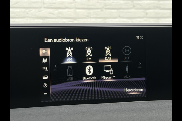 Lexus UX 250h Preference Line | Leder | Camera | Carplay | 18 inch | Dodehoek