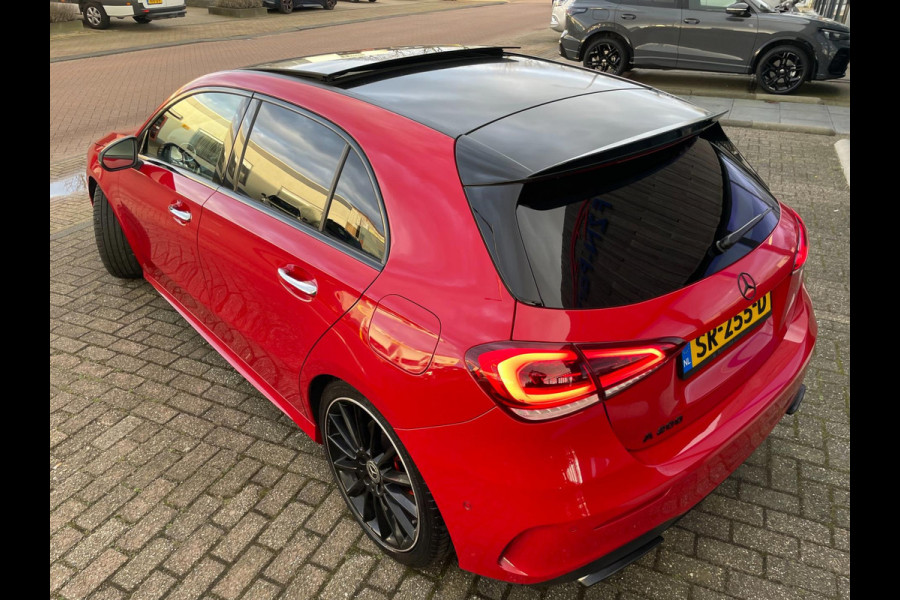 Mercedes-Benz A-Klasse 200 Premium AMG Line Panorama Night pakket NAP