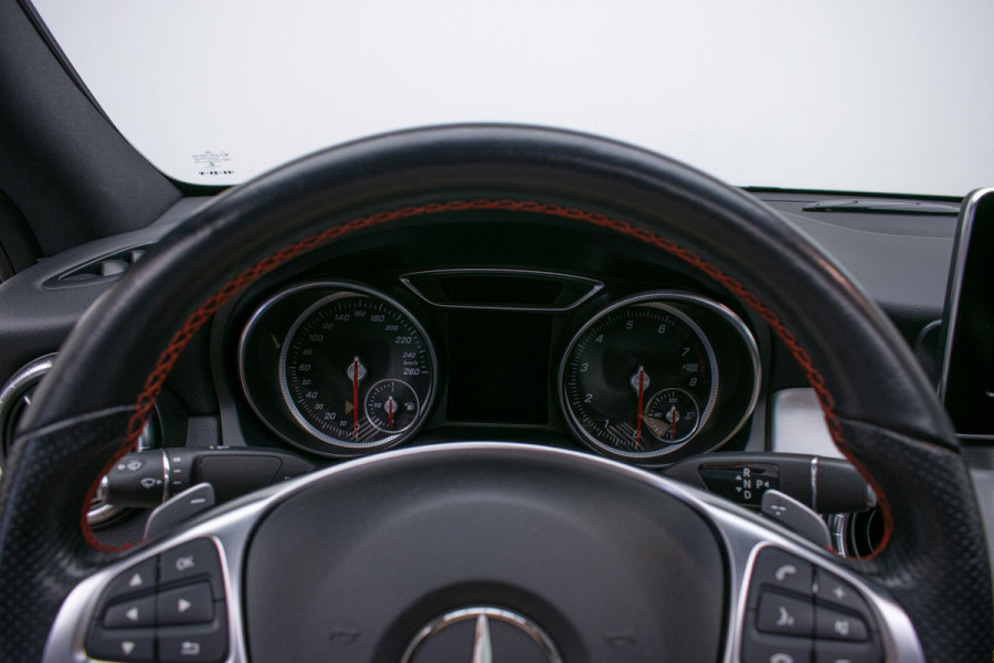 Mercedes-Benz CLA-Klasse CLA 200 |Pano|AMG|Camera|Navi|