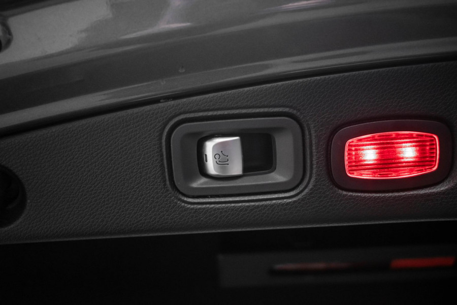 Mercedes-Benz E-Klasse Coupé E200 Premium |Pano|AMG|Burmester|HUD|Carplay|Camera|Trekhaak|
