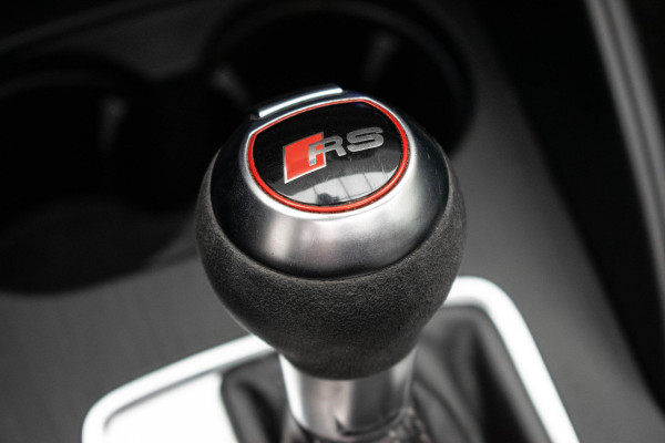 Audi RS3 Sportback 2.5 TFSI Quattro |Pano|Schaalstoel|B&O|Keyless|Adaptive|