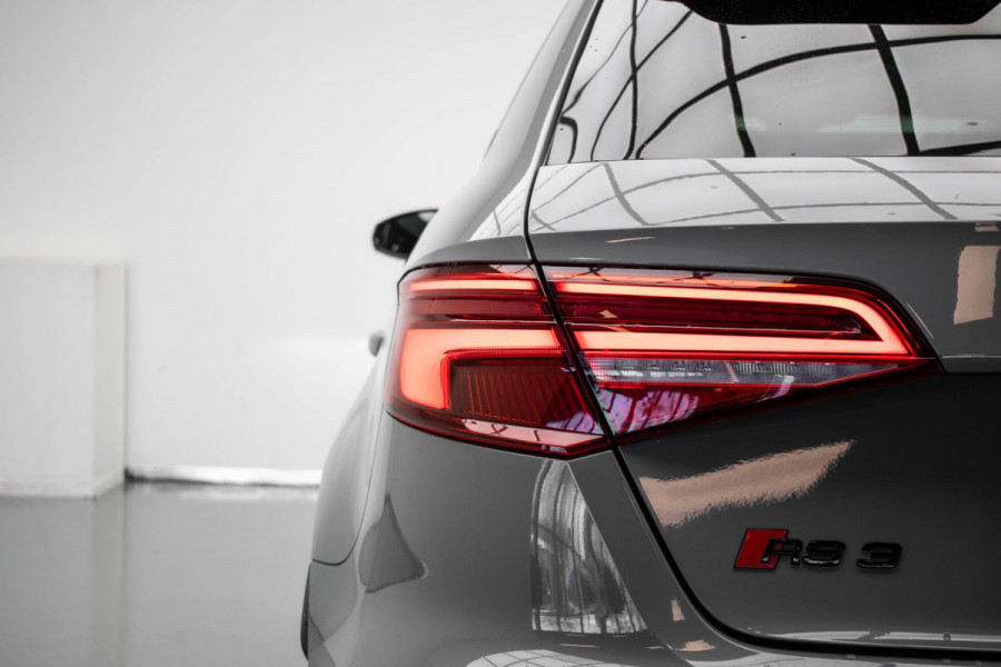 Audi RS3 Sportback 2.5 TFSI Quattro |Pano|Schaalstoel|B&O|Keyless|Adaptive|