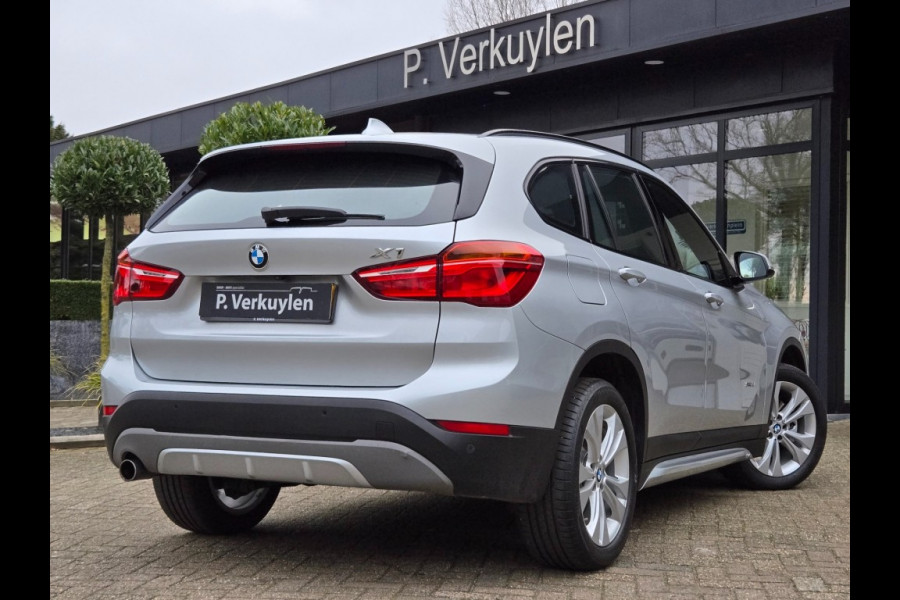 BMW X1 SDRIVE18I SPORTLINE I SPORTSTOELEN I CAMERA I 18 INCH I