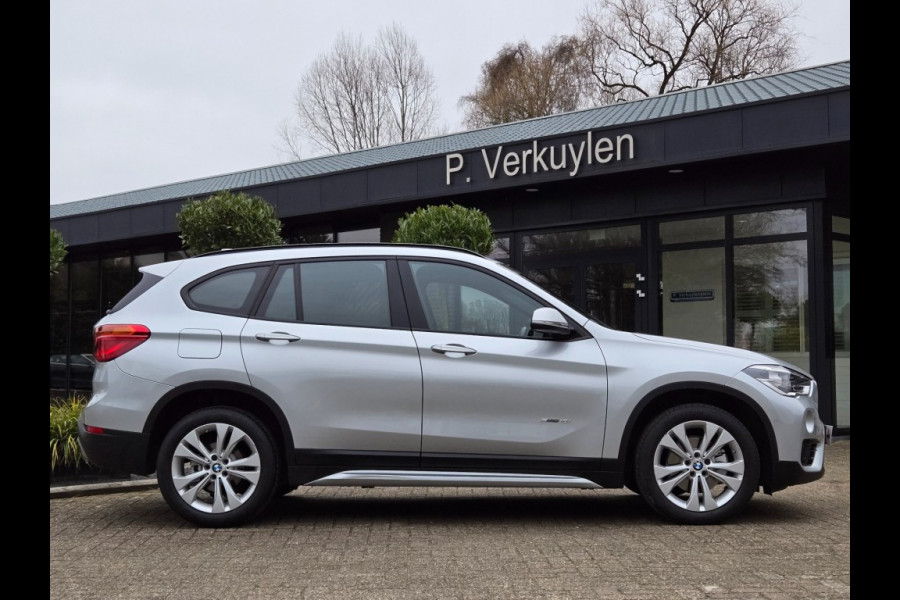 BMW X1 SDRIVE18I SPORTLINE I SPORTSTOELEN I CAMERA I 18 INCH I