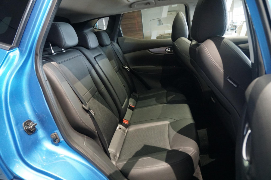 Nissan QASHQAI 1.3 DIG-T Tekna AUT. + LEDER / PANORAMA / 360 CAMERA /