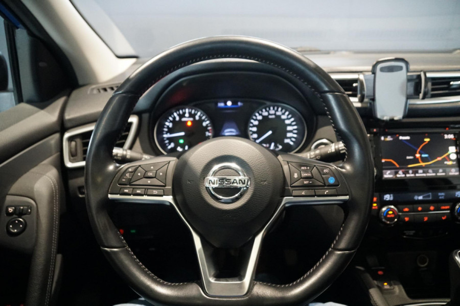 Nissan QASHQAI 1.3 DIG-T Tekna AUT. + LEDER / PANORAMA / 360 CAMERA /