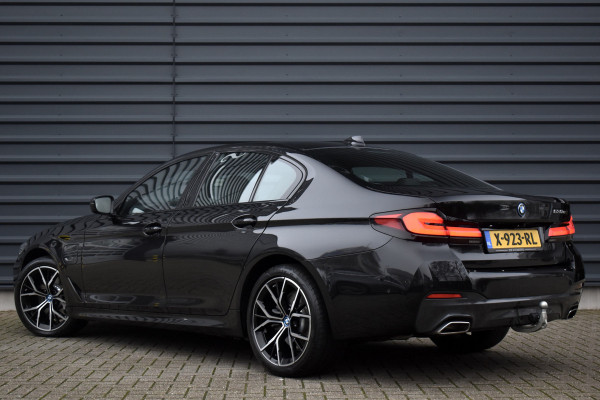 BMW 5 Serie 530e High Executive M Sport | Active Cruise Control | Trekhaak Wegklapbaar | 19'' M Velgen | Stuurverwarming | CarPlay | Camera |