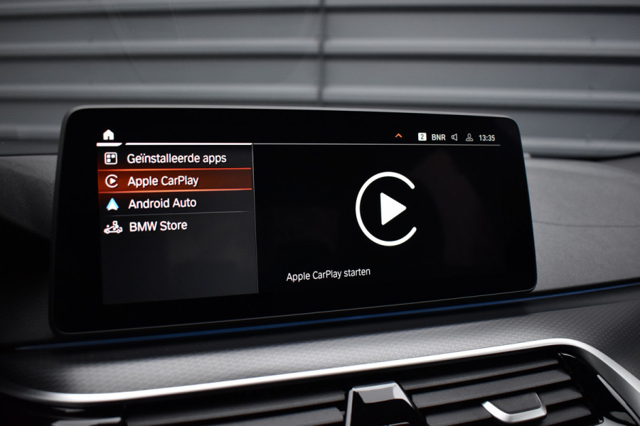 BMW 5 Serie 530e High Executive M Sport | Active Cruise Control | Trekhaak Wegklapbaar | 19'' M Velgen | Stuurverwarming | CarPlay | Camera |