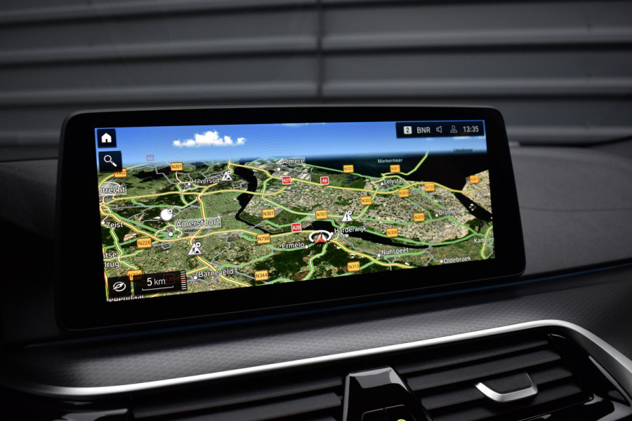 BMW 5 Serie 530e High Executive M Sport | Active Cruise Control | Trekhaak Wegklapbaar | 19'' M Velgen | Stuurverwarming | CarPlay | Camera |