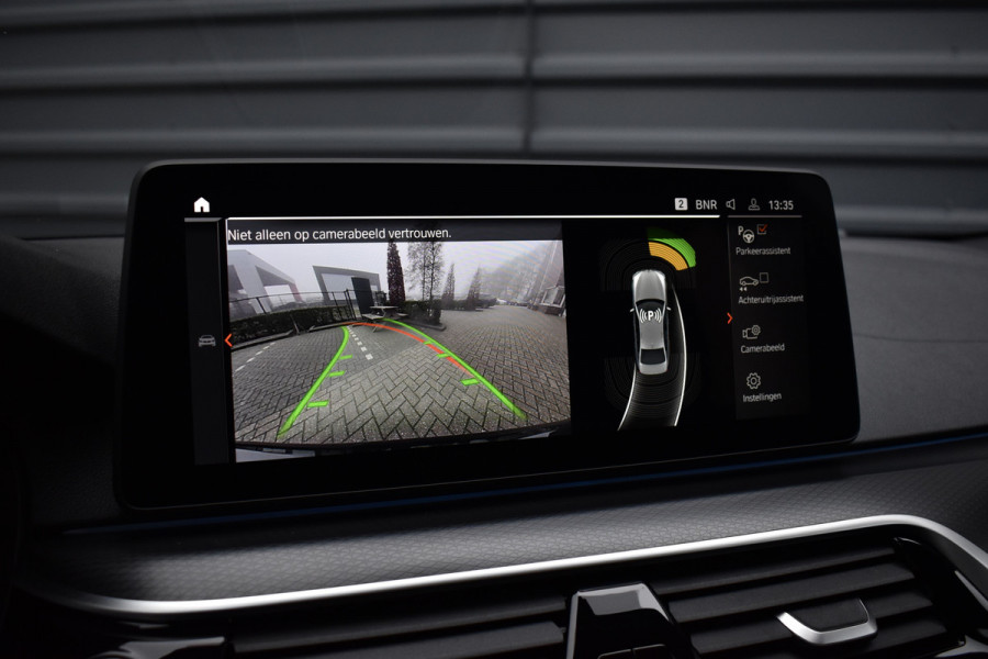BMW 5 Serie 530e High Executive M Sport | Active Cruise Control | Trekhaak Wegklapbaar | 19'' M Velgen | Stuurverwarming | CarPlay | Camera |