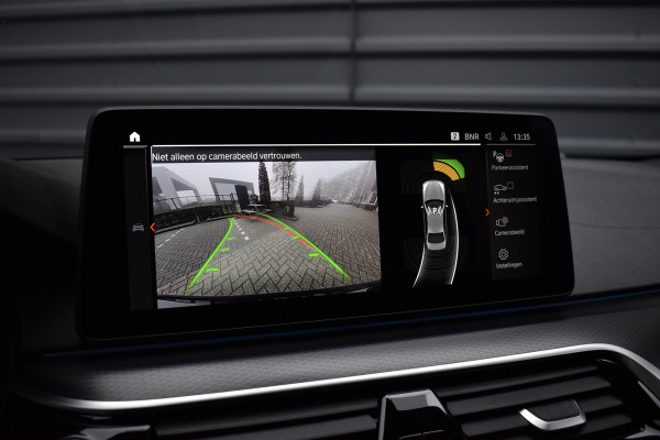 BMW 5 Serie 530e High Executive M Sport | Active Cruise Control | Trekhaak Wegklapbaar | 19'' M Velgen | Stuurverwarming | CarPlay | Camera |