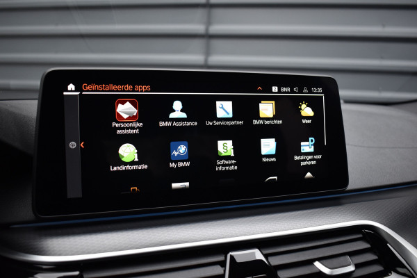 BMW 5 Serie 530e High Executive M Sport | Active Cruise Control | Trekhaak Wegklapbaar | 19'' M Velgen | Stuurverwarming | CarPlay | Camera |