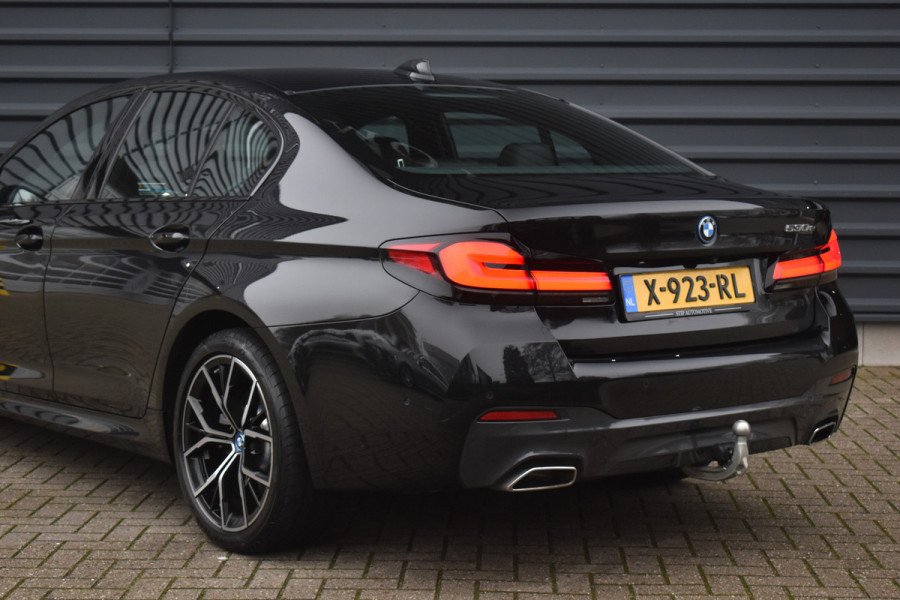 BMW 5 Serie 530e High Executive M Sport | Active Cruise Control | Trekhaak Wegklapbaar | 19'' M Velgen | Stuurverwarming | CarPlay | Camera |