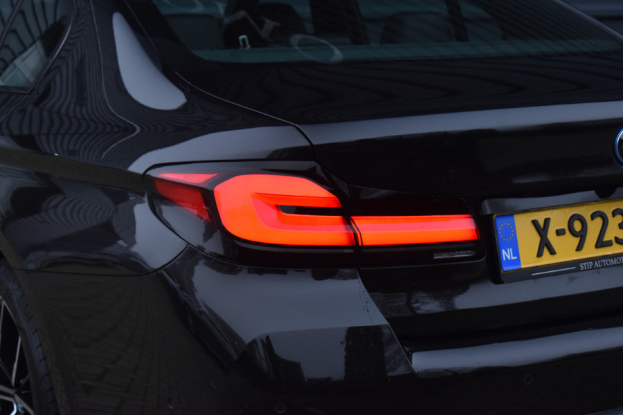 BMW 5 Serie 530e High Executive M Sport | Active Cruise Control | Trekhaak Wegklapbaar | 19'' M Velgen | Stuurverwarming | CarPlay | Camera |