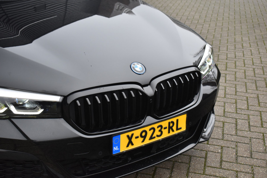 BMW 5 Serie 530e High Executive M Sport | Active Cruise Control | Trekhaak Wegklapbaar | 19'' M Velgen | Stuurverwarming | CarPlay | Camera |