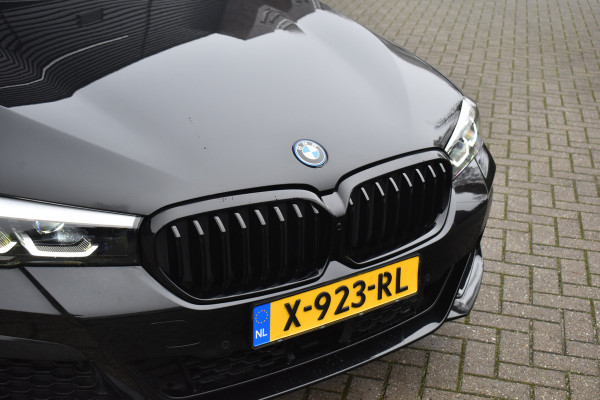 BMW 5 Serie 530e High Executive M Sport | Active Cruise Control | Trekhaak Wegklapbaar | 19'' M Velgen | Stuurverwarming | CarPlay | Camera |