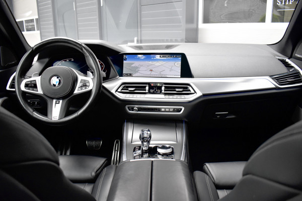 BMW X5 xDrive40i M Sport | Panoramadak | 22'' Velgen | Luchtvering | 4-Wiel Besturing | Harman/Kardon | Camera | Kristallen Pook | Incl. BTW | Orig. NL |