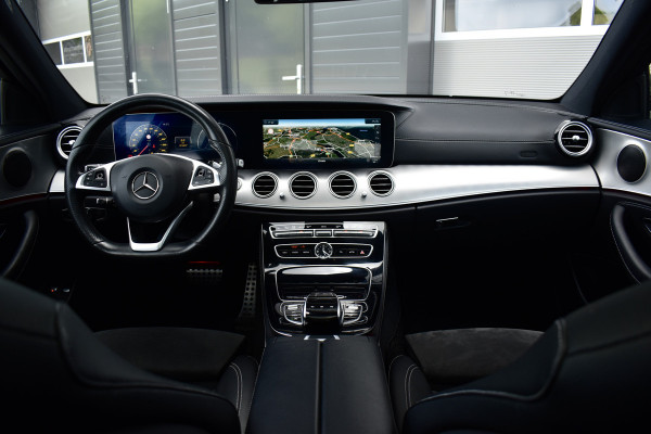 Mercedes-Benz E-Klasse Estate 200 AMG Line | Panoramadak | Widescreen Cockpit | Sfeerverlichting | Trekhaak Wegkl. | CarPlay | Camera | 19'' Velgen | Full-LED | Orig. NL |