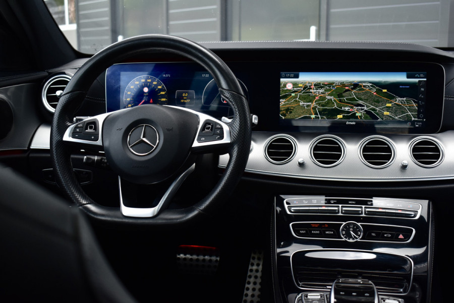 Mercedes-Benz E-Klasse Estate 200 AMG Line | Panoramadak | Widescreen Cockpit | Sfeerverlichting | Trekhaak Wegkl. | CarPlay | Camera | 19'' Velgen | Full-LED | Orig. NL |