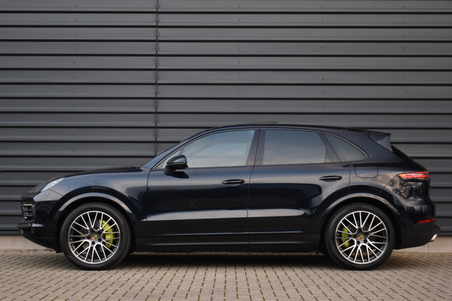 Porsche Cayenne 3.0 E-Hybrid 462pk | Panoramadak | Trekhaak | 360 Camera | Sport Chrono | Bose | Stuurverwarming | Luchtvering | Orig. NL |