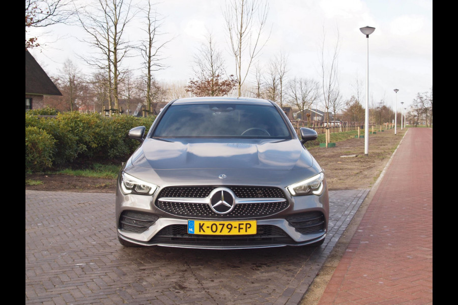 Mercedes-Benz CLA-Klasse 180 Business Solution AMG | Sfeerverlichting | 33.000 KM | LED koplampen | NL-Auto |