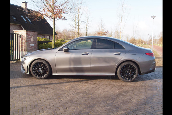 Mercedes-Benz CLA-Klasse 180 Business Solution AMG | Sfeerverlichting | 33.000 KM | LED koplampen | NL-Auto |