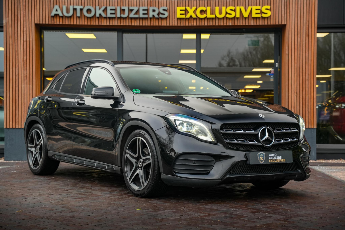 Mercedes-Benz GLA GLA 180 Night pakket Automaat