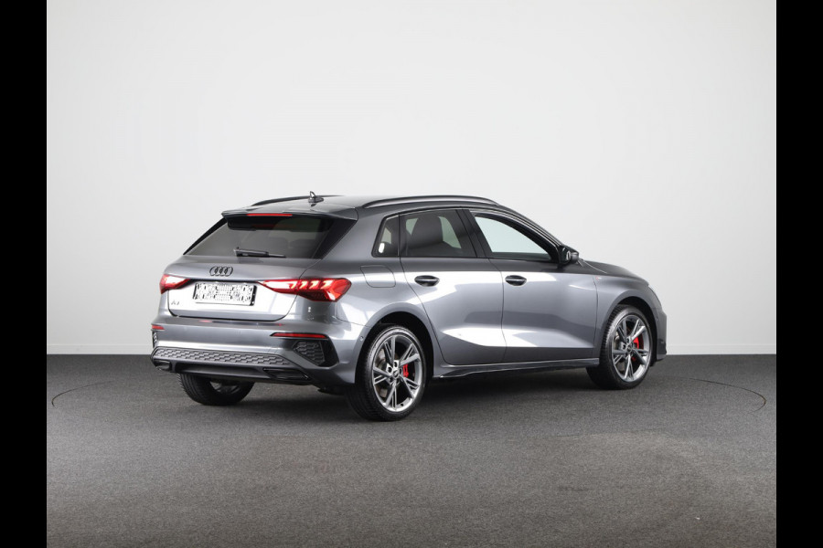 Audi A3 Sportback 45 TFSI e S edition Competition 245 pk S-tronic | Verlengde garantie | Navigatie | Trekhaak (afneembaar) | Parkeersensoren (Park assist) | Adaptieve cruise control | Stoelverwarming | S-Line |