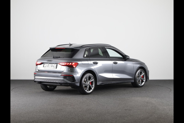 Audi A3 Sportback 45 TFSI e S edition Competition 245 pk S-tronic | Verlengde garantie | Navigatie | Trekhaak (afneembaar) | Parkeersensoren (Park assist) | Adaptieve cruise control | Stoelverwarming | S-Line |