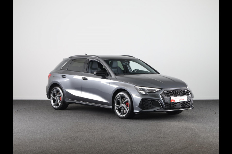 Audi A3 Sportback 45 TFSI e S edition Competition 245 pk S-tronic | Verlengde garantie | Navigatie | Trekhaak (afneembaar) | Parkeersensoren (Park assist) | Adaptieve cruise control | Stoelverwarming | S-Line |