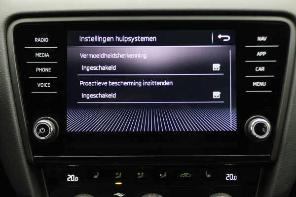 Škoda Octavia Combi 1.0 TSI Greentech Business Edition Navigatie, Apple CarPlay, Cruise, Climate, Trekhaak, 17"