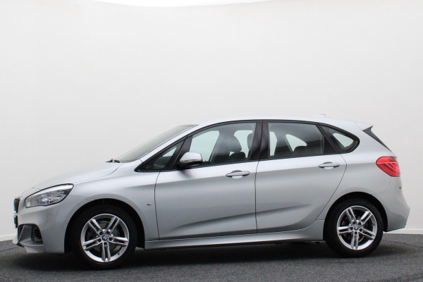 BMW 2 Serie Active Tourer 218i Centennial Executive M-Pakket, Climate, Cruise, Navigatie, Bluetooth, Sportstoelen, PDC, 17''