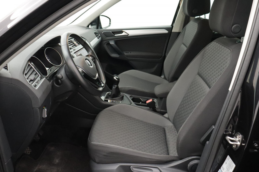 Volkswagen Tiguan 1.4 TSI ACT Comfortline Business line (NL-auto, Navi, StoelV, Addpt Cruise, Parkeersensoren V+A, Etc)